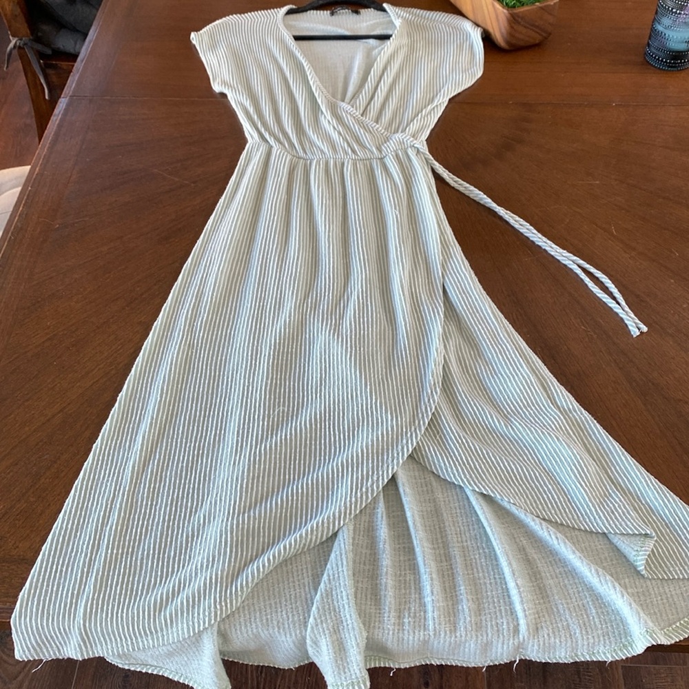 Caution to the wind, summer dress, v neck, SIZE M, green w’ white stripes.